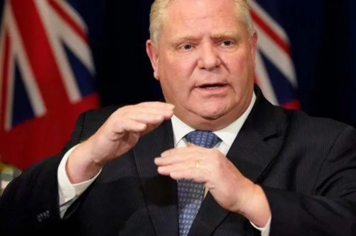 داگ فورد اعلام داشت که انتاریو حداقل دستمزد را به ۱۵.۵ دلار افزایش خواهد داد