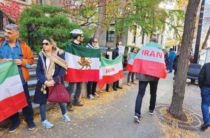 نمایش آثار “رها فرد” هنرمند ایرانی-کانادایی در گالری ۱۳۱۳ تورنتو