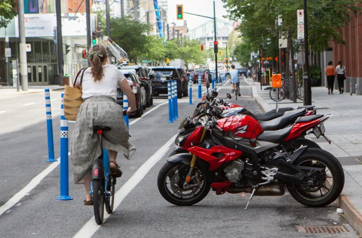 ماشین‌تان را حتی برای یک دقیقه در مسیر دوچرخه‌سوارها پارک نکنید، شاید در بازگشت اثری از آن نباشد