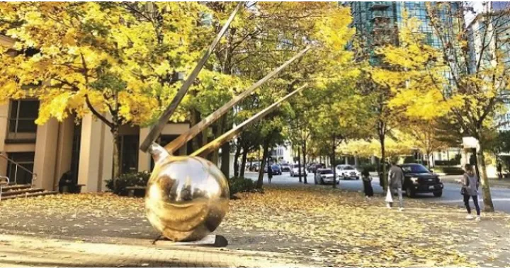 مجسمه‌ساز ایرانی گالری "رویای سبز" را افتتاح کرد