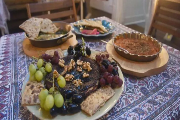 کافه "ارک" کافه‌ای ایرانی در کنزینگتون مارکت