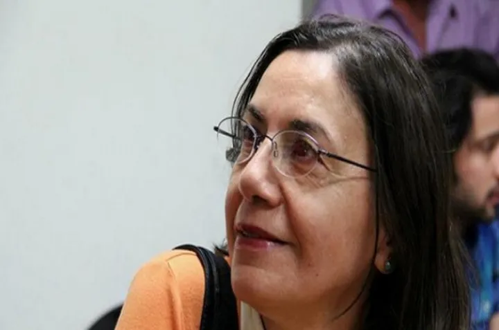 فرشته مولوی: “زن، زندگی، آزادی” هوشمندانه‌ترین شعار پسامشروطه است