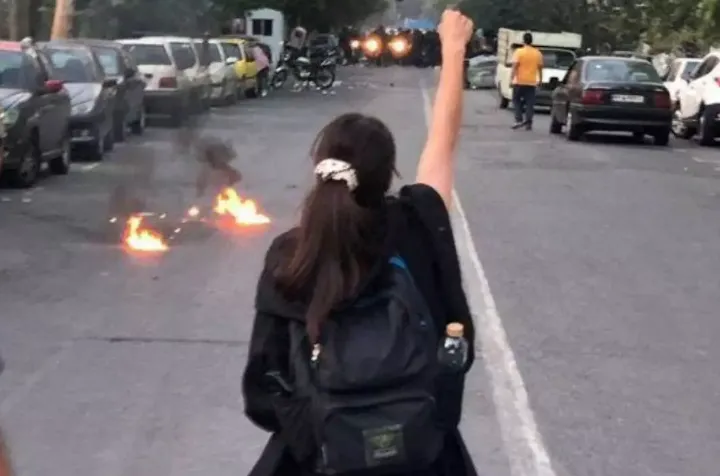 ادب از که آموختی، از بی‌ادبان؛ حکمرانی از جمهوری اسلامی