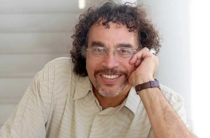 این یک انقلاب است اما بدون رهبر