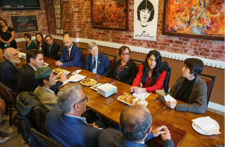 کانادا در کنارتان است