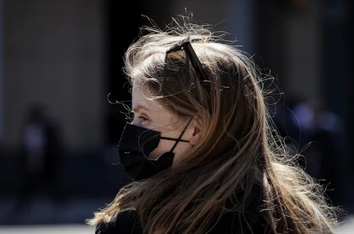 کالج پزشکان کبک بار دیگر استفاده از ماسک را به شهروندان توصیه می‌کند