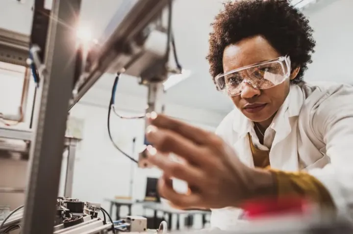 زیان ۷ میلیارد دلاری کمبود نیروی کار به تولیدکنندکان کبکی؛ راه حل مشکل، تسهیل مهاجرت است؟