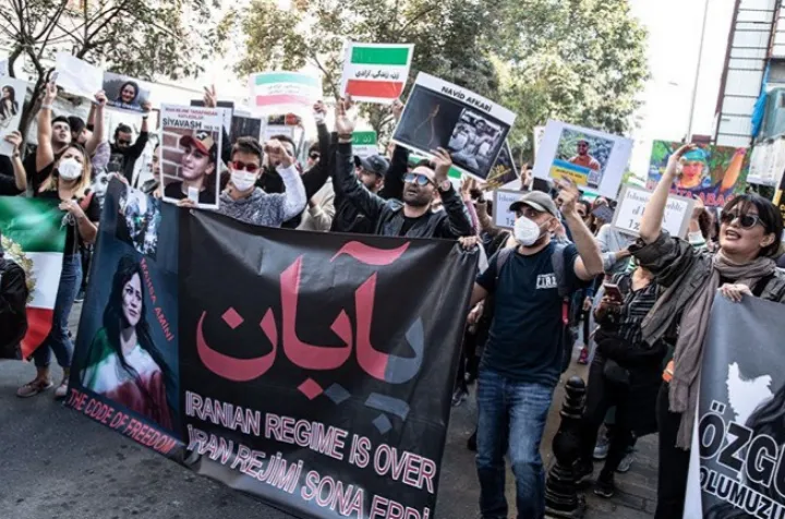 نامگذاری خیابانی به نام «مهسا امینی» در پایتخت کانادا