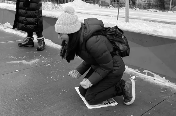 گزارشی از اجرای پرفورمنس «خشم ترجمه نمی‌خواهد» مقابل دفتر رادیو کانادا در مونترال