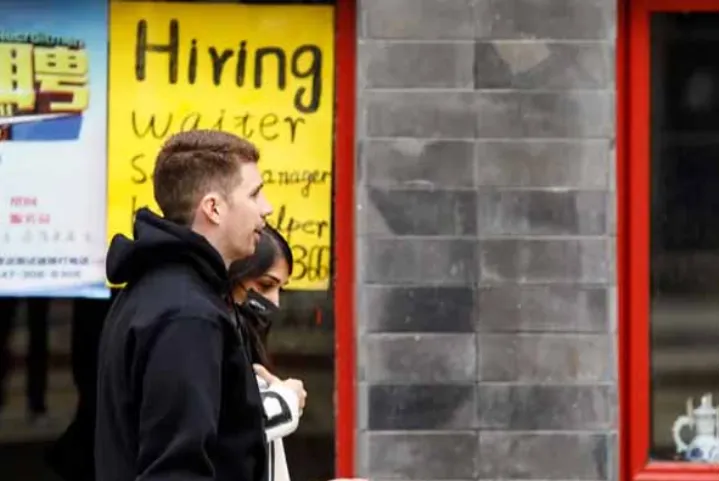 کاهش بیکاری و افزایش دستمزد، خبر خوب یا بد؟