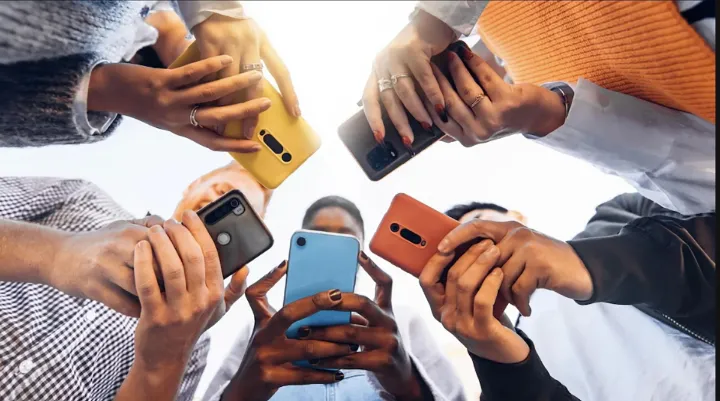 تلفن‌ همراه در مدارس کبک ممنوع شد!