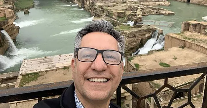 گفت‌وگوی هفته با مسعود محسن‌پور دربارهٔ پادکست «غربت»؛ فرهنگ بومی، تجربه‌های مهاجرت و سرگشتگی