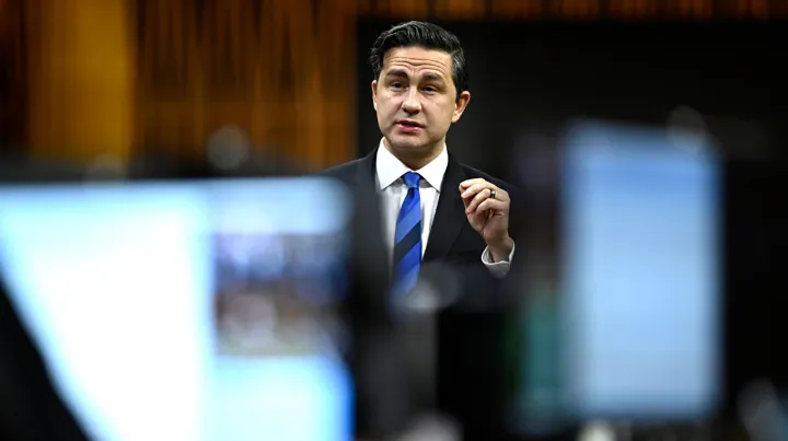 لایحه‌ی جنجالی واکسن کووید تصویب نشد