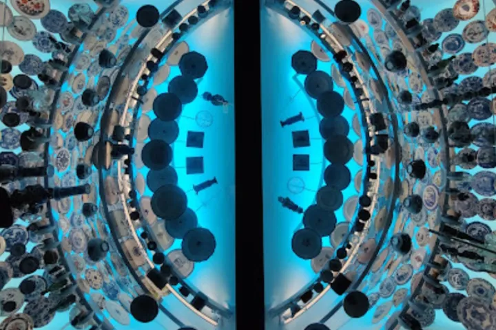 آیا می‌دانستید گنبد نقره‌ای بازار بونسوکور Bonsecours مثل یک ساعت عمل می‌کند؟