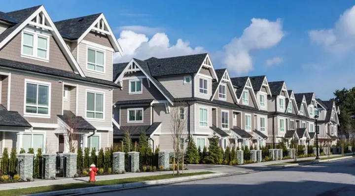 خرید یا اجاره خانه؟ کدام گزینه مناسب‌تر است؟