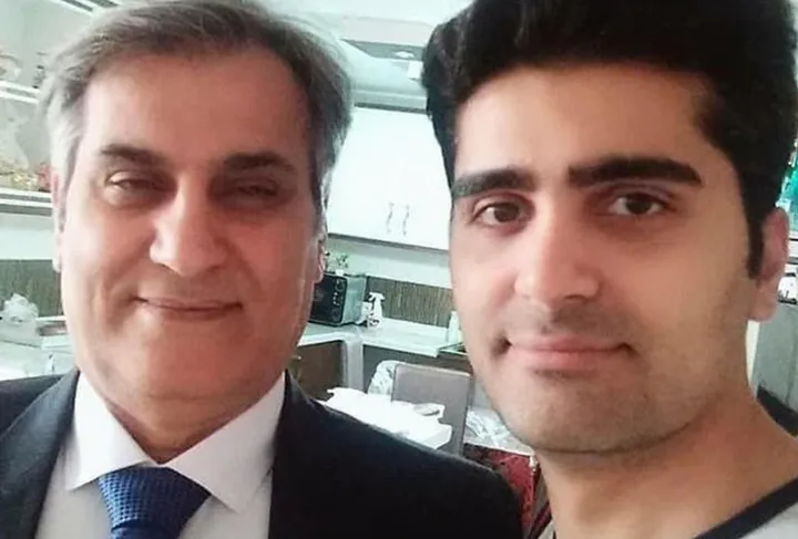 اهدای جایزه مرکز حقوق بشر کانادا به منوچهر بختیاری