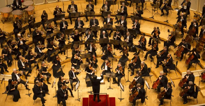 رشته‌های طلائی، داستان کوتاه