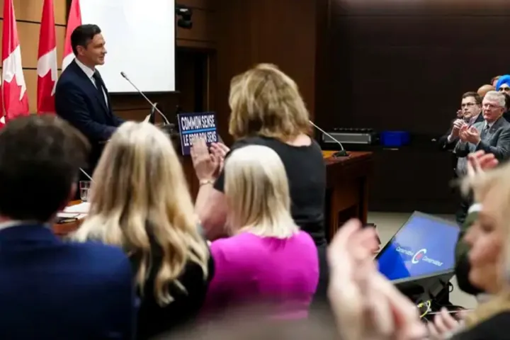 پوآلیور ابتکار ترودو را درباره سرقت خودرو به سخره گرفت