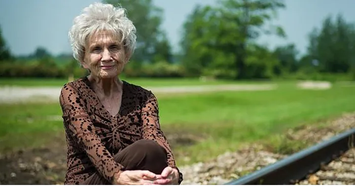 داستان قطار؛ نوشتهٔ آلیس مونرو