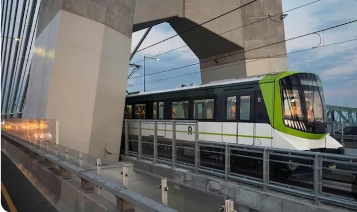 وقفه‌های طولانی در خدمات مترو سریع‌السیر مونترال (REM) کلافه‌کننده شده است