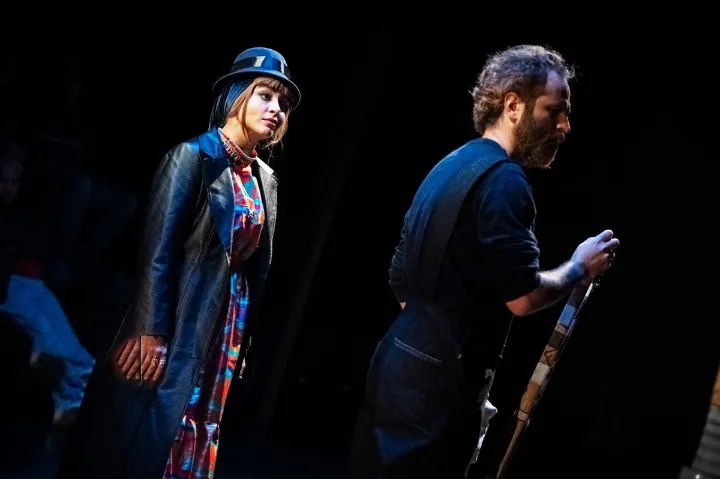 داستان یک فروپاشی: تحلیلی انتقادی بر «سلام خداحافظ» 