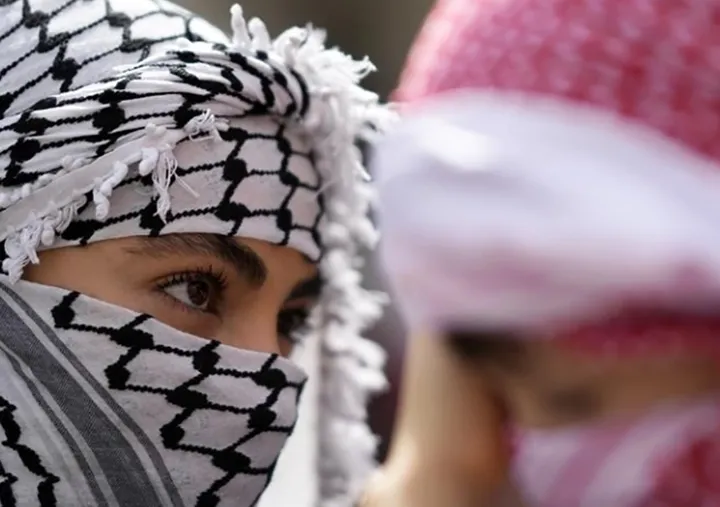 انداختن چفیه در کوئینز پارک تا اطلاع ثانوی همچنان ممنوع است