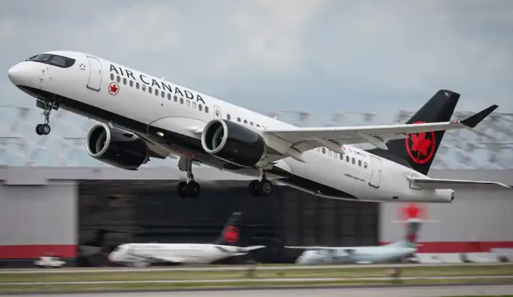 ایرکانادا طرح بحث‌برانگیز تغییر صندلی در ازای هزینه اضافه را کنار گذاشت