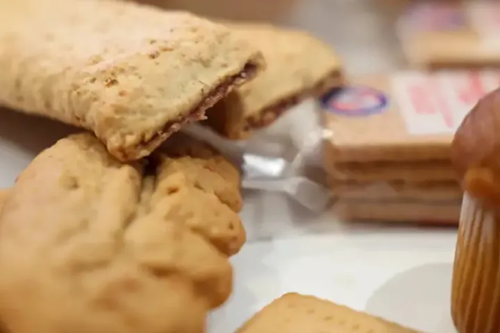 میان وعده غذایی دانش‌آموزان مدارس ناسالم است