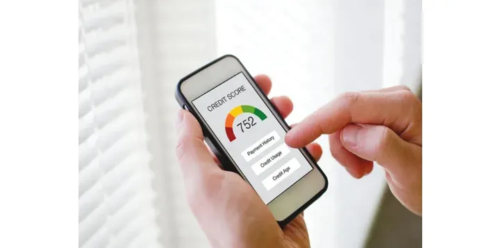 چرا امتیاز اعتباری‌ام کاهش پیدا کرده است؟