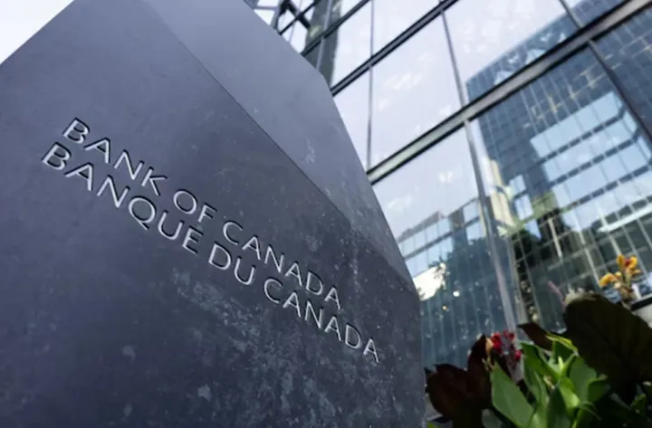 بانک مرکزی کانادا بار دیگر نرخ بهره خود را کاهش داد
