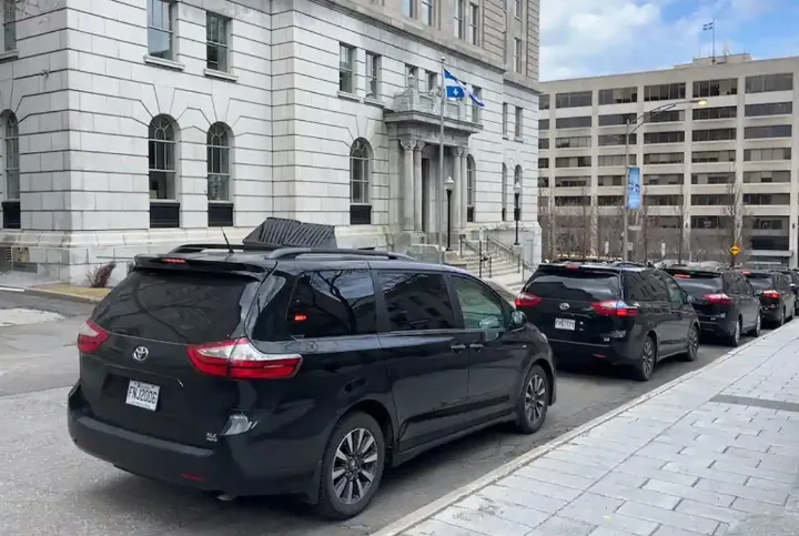 لیموزین‌های گران‌قیمتی که هزینه‌اش از جیب مالیات‌دهندگان کبکی پرداخت می‌شود