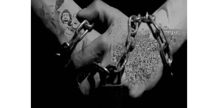 آزادی آمد، آزادی با زنجیر آمد