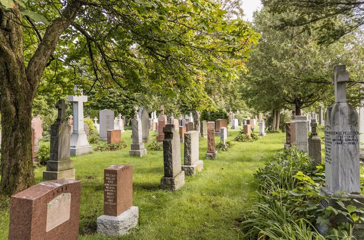 هفت گورستان معروف و زیبا در کانادا