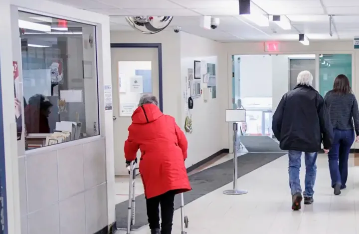 دولت کبک: دریافت خدمات به زبان انگلیسی حق انگلیسی زبان‌هاست