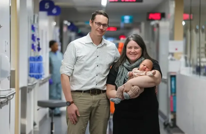 اولین بار در کبک اتفاق افتاد: زنی که در سزارین خودش شرکت کرد