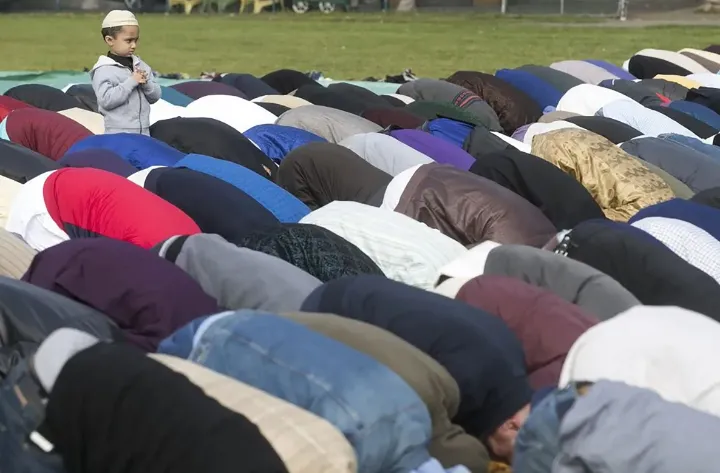 ممنوعیت نماز در پارک‌های کبک؟