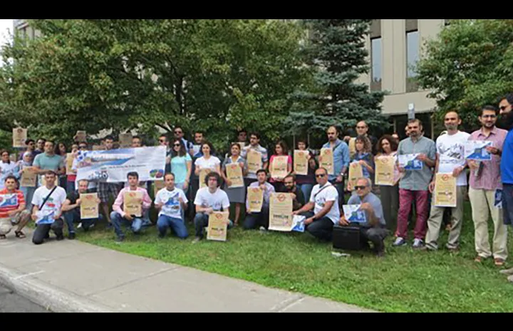 تجمع دانشجویان در اعتراض به تبعیض تاخیر فزاینده پرونده‌های مهاجرتی ایرانیان کانادا