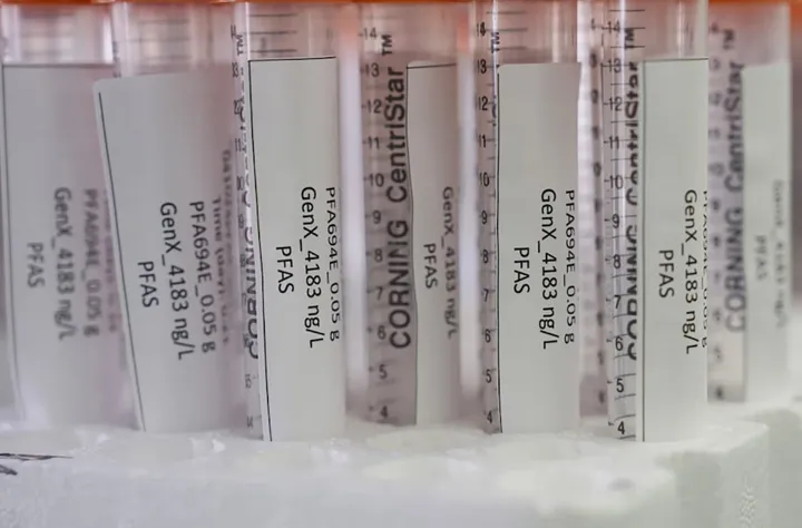 برچسب «سمی» برای مواد شیمیایی ماندگار در کانادا