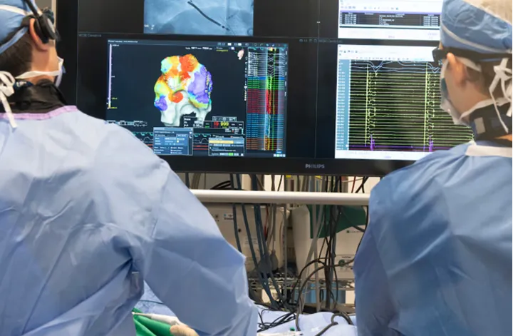 فرصت طلایی برای درمان: چرا پزشکان آمریکایی به کانادا جذب می‌شوند؟