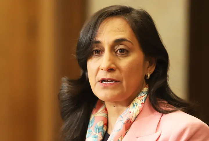 آیا آنیتا آناند از پس ترامپ برمی‌آید؟