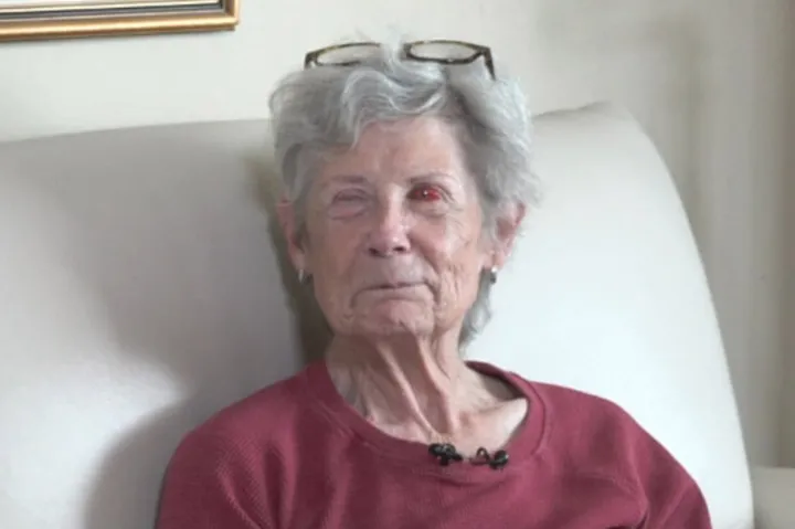 بینایی دوباره بعد از ۱۰ سال!