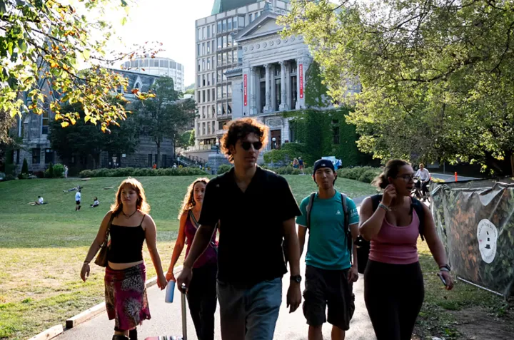 دانشجویان بین‌المللی در کانادا: آیا درهای ورود بسته خواهد شد؟