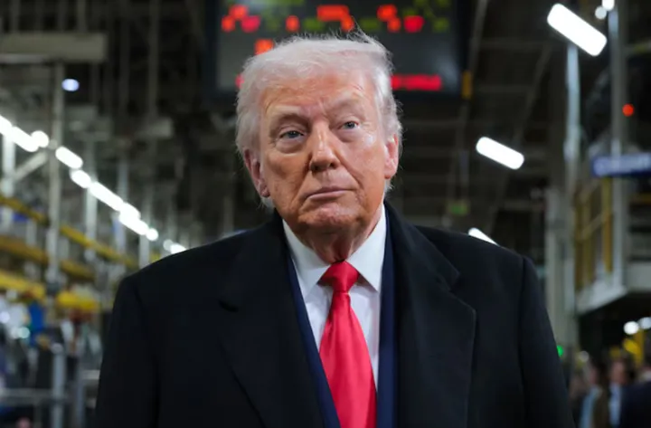 ترامپ: آن توافق تجاری با کانادا، برای آمریکا بی‌ارزش است