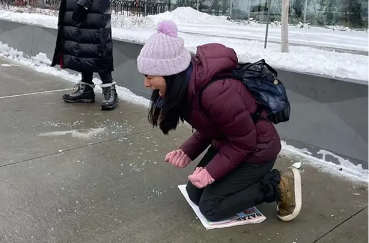 «خشم غیر قابل ترجمه است»؛ فریاد خشم ایرانیان علیه جمهوری اسلامی در برابر ساختمان رادیو کانادا
